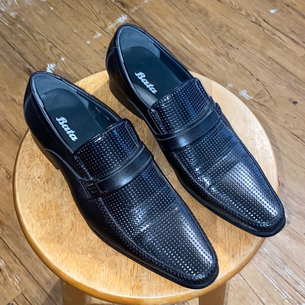 dress shoes bata ambassador size 7 clean nice black/blue textured